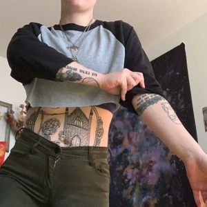 Cropped baseball tee